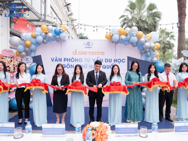 Nghi thức cắt băng khai trương