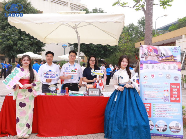 Labco tư vấn du học Hàn Quốc tại trường THPT Xuân Phương